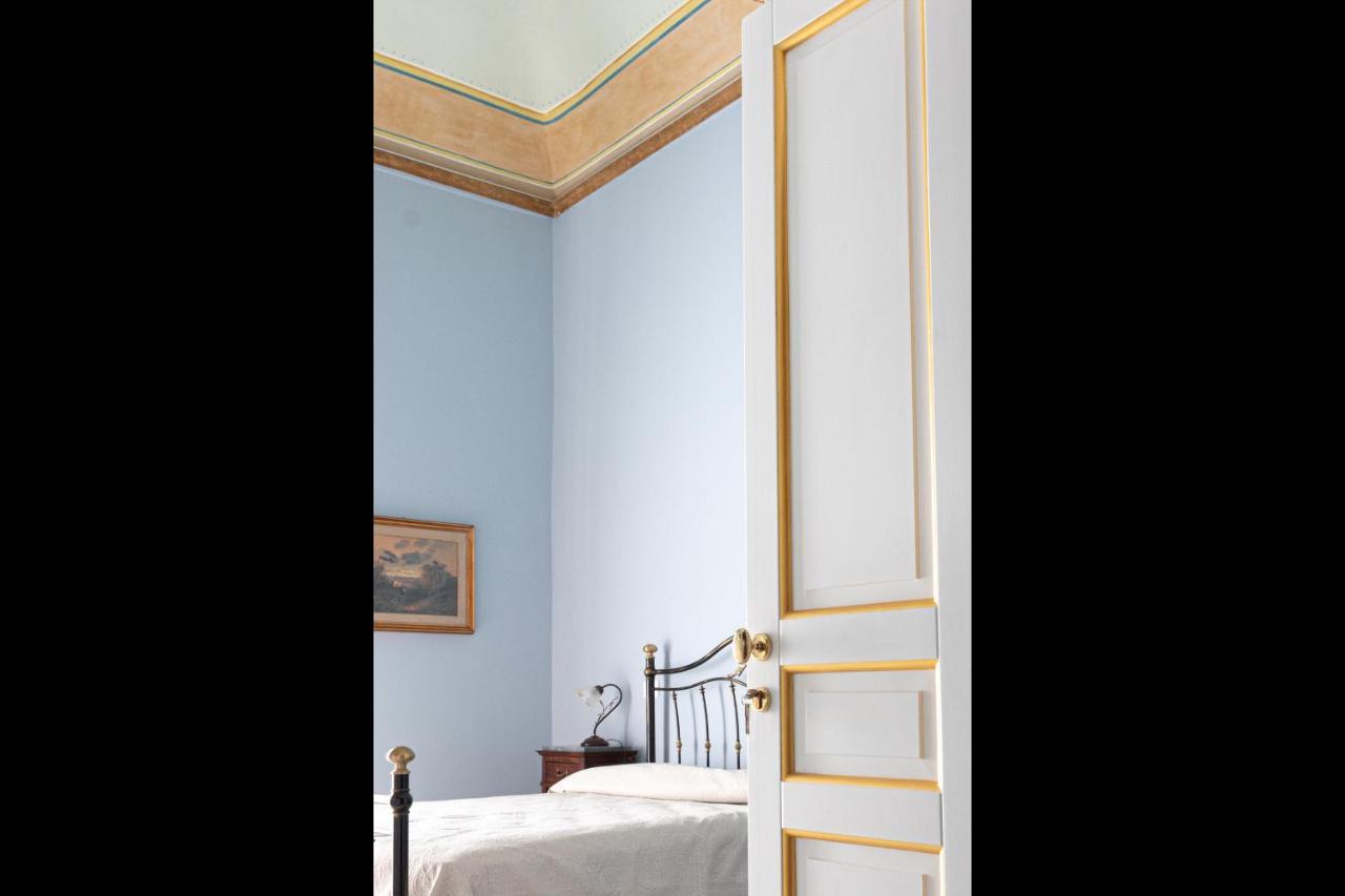 Dimora Lecerf Hotel Palermo Bagian luar foto