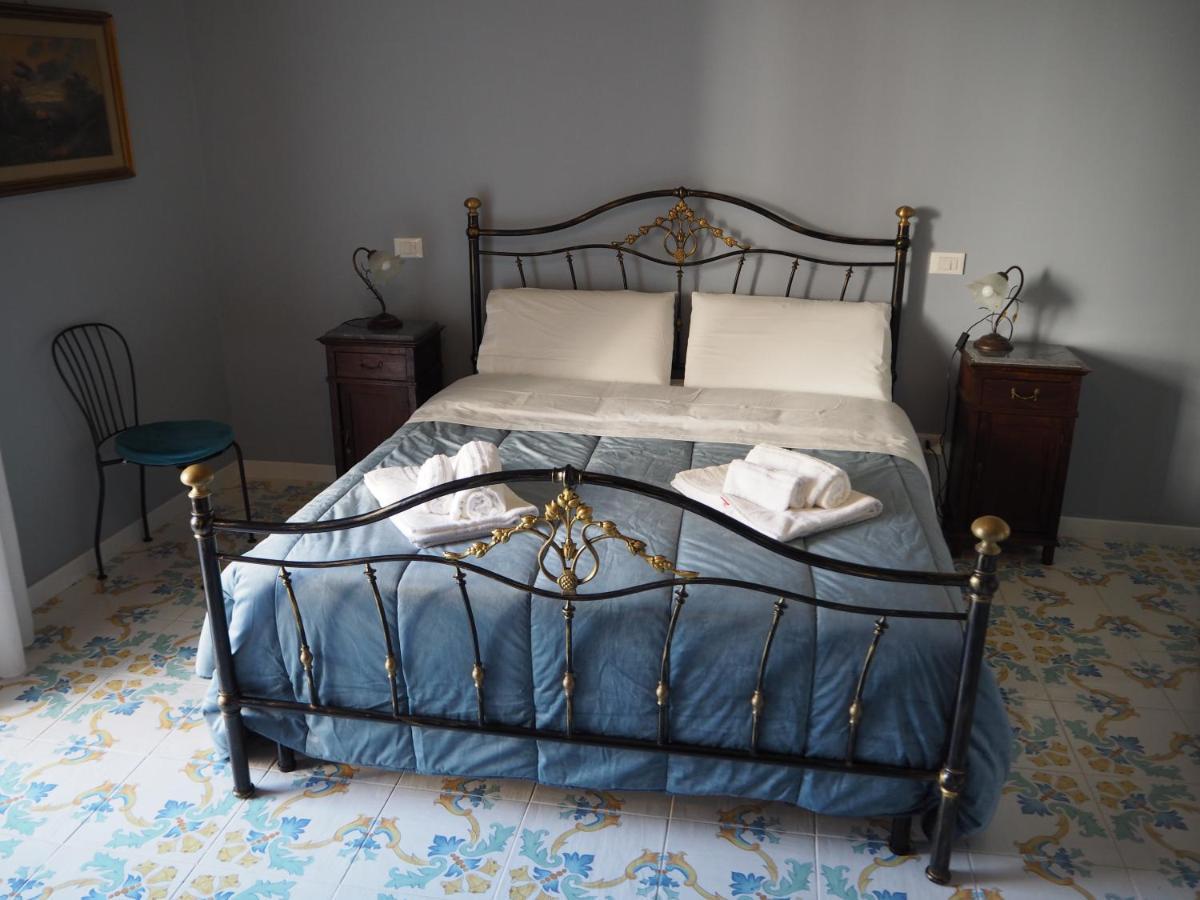 Dimora Lecerf Hotel Palermo Bagian luar foto