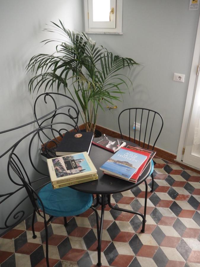 Dimora Lecerf Hotel Palermo Bagian luar foto