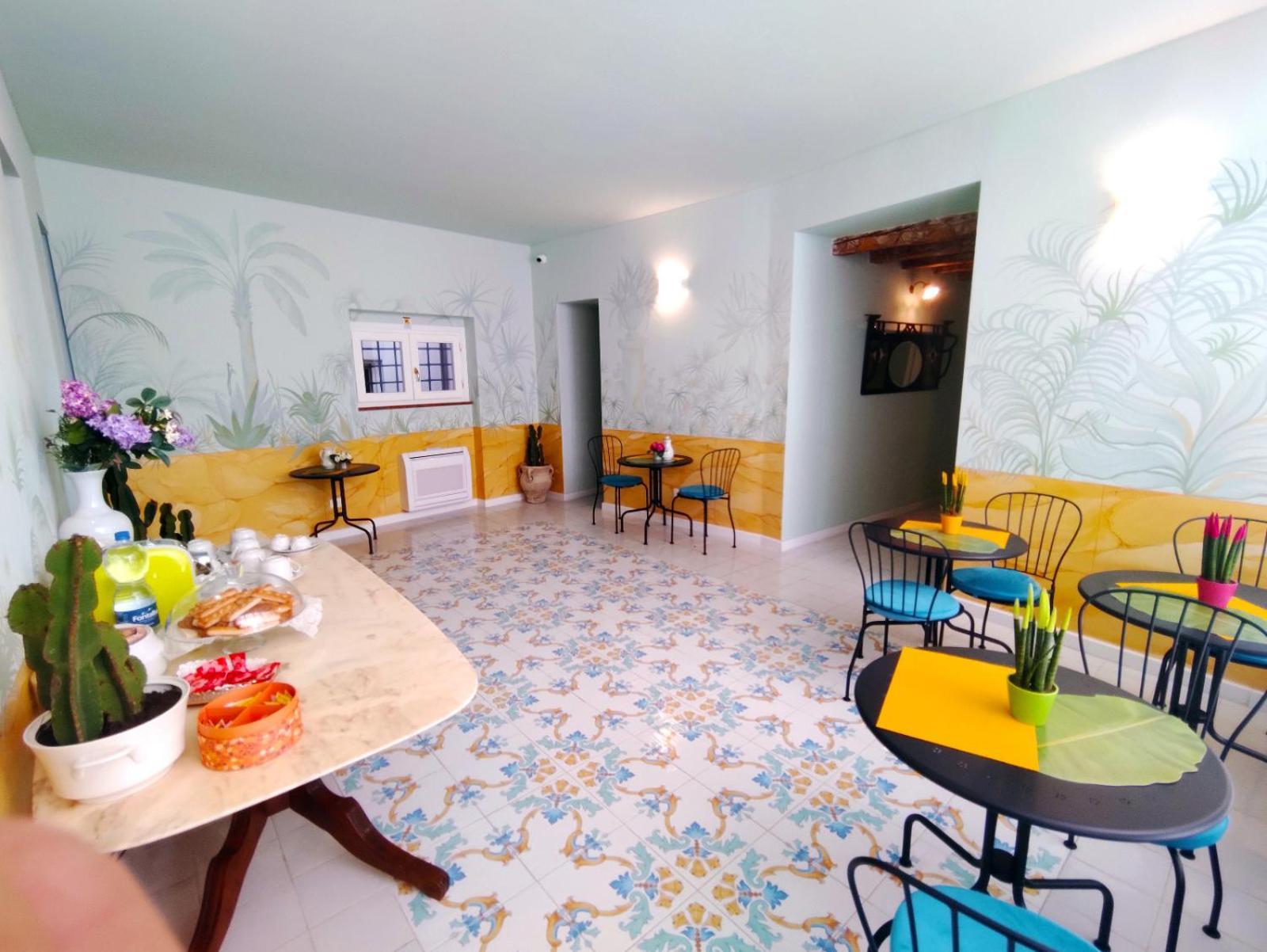 Dimora Lecerf Hotel Palermo Bagian luar foto
